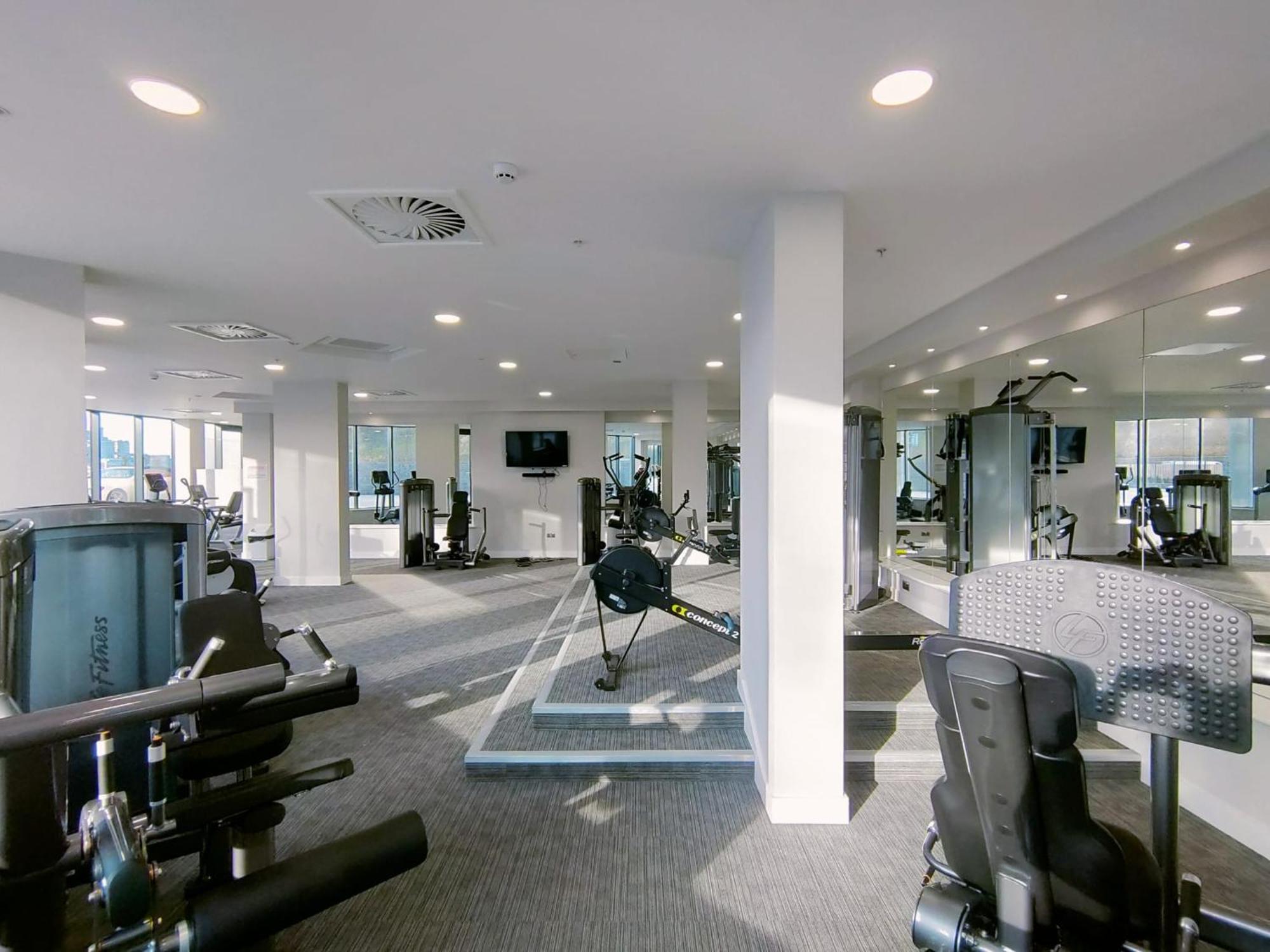 Snuggle Inn - Riverside Apartments - Views Over Looking London River Thames, Close To O2 Arena, London Excel, London City Airport, Thames Clipper- River Boat Service, Woolwich Ferry, Onsite Parking, Twin Room Option Available Exteriör bild